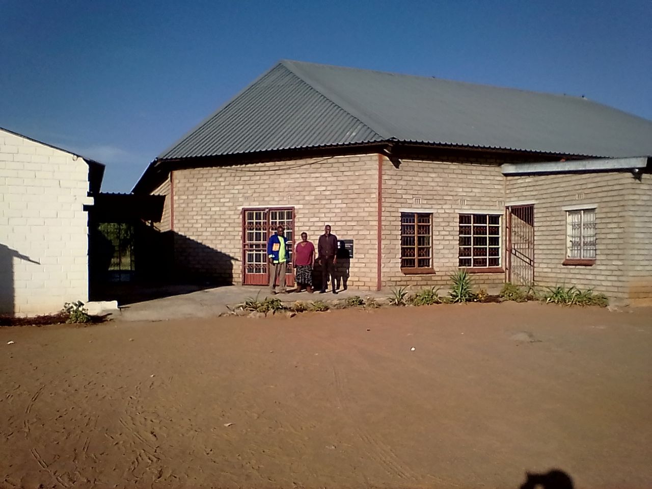 Die tent word nie by alle areas opgeslaan nie. Tans by Sandfontein waar 'n pragtige gebou is (2)