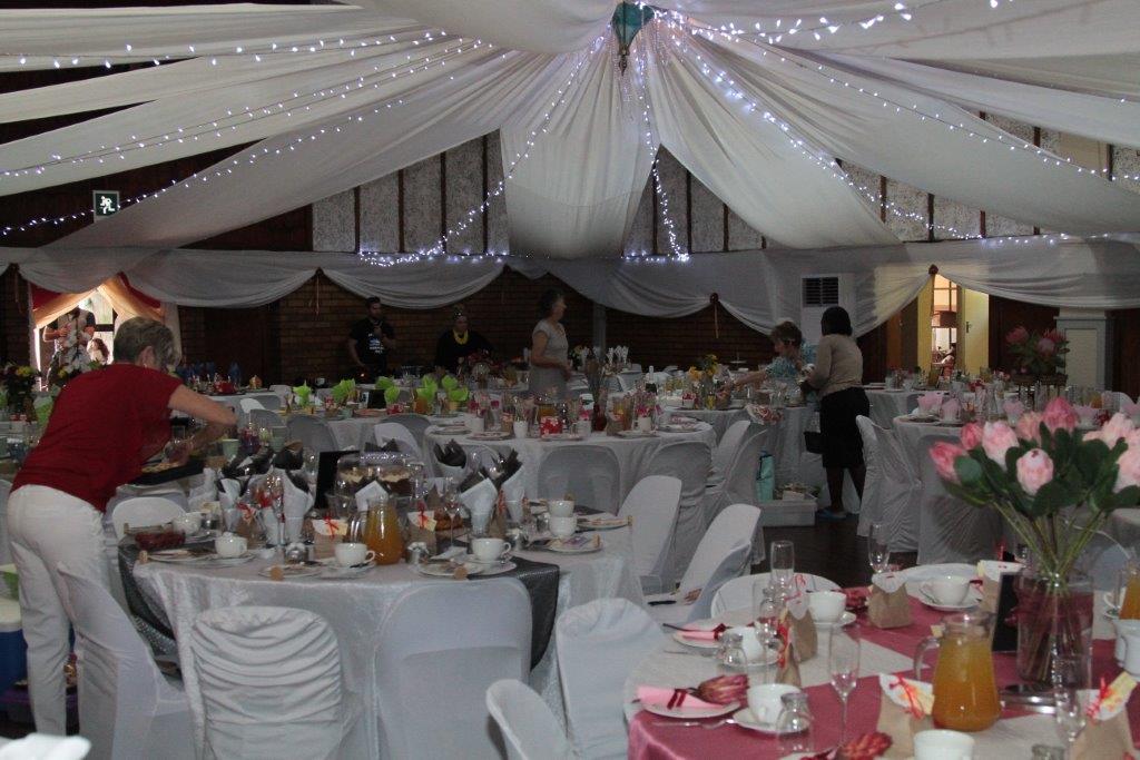 Dinamiese Damestee saal (1)