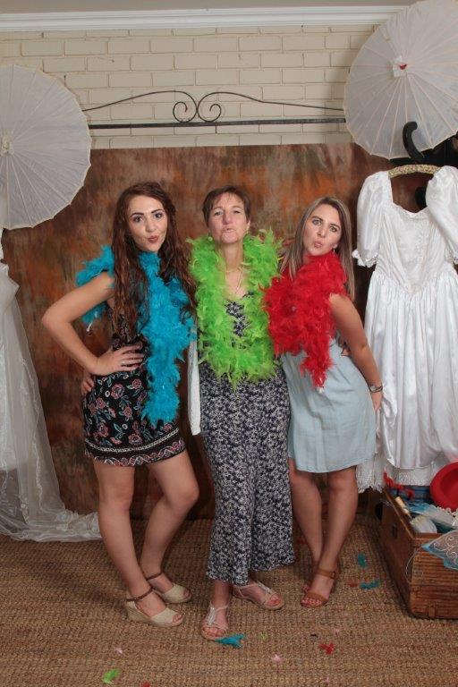 Kiara, Marja en Kayla Watson